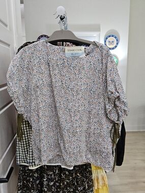 Tish Cox Floral Puff-Sleeve Top in Light Pink
